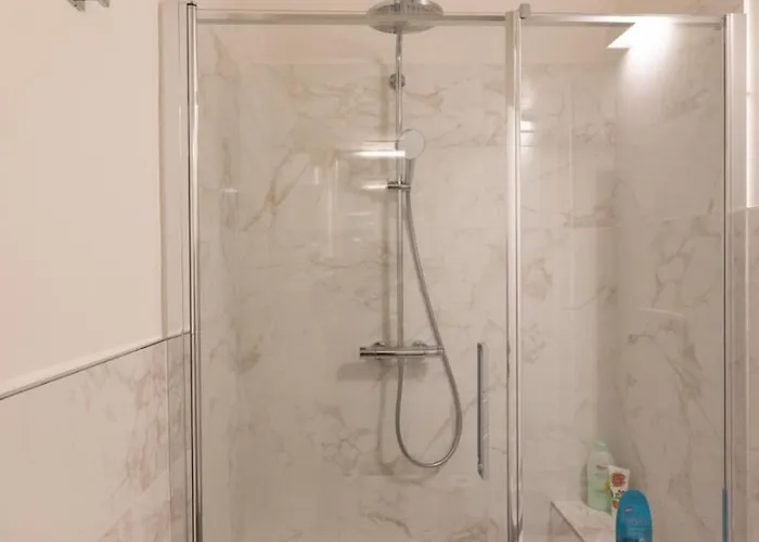 Piazza Del Popolo 3*